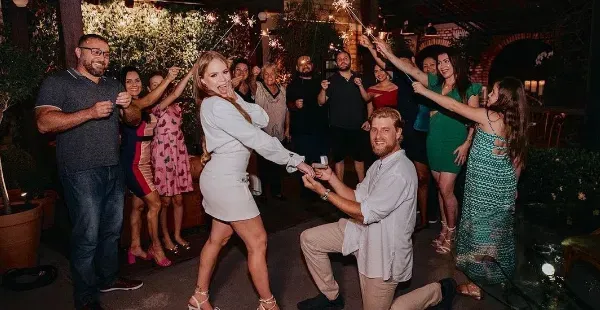 Paulinha Leite fica noiva