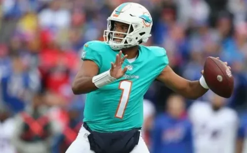 Tua Tagovailoa the only active left-handed quarterback of the 2021 NFL season.