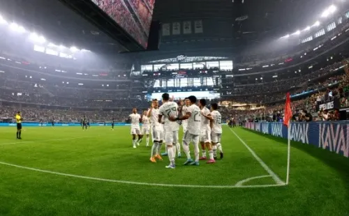 ARLINGTON, TEXAS - MAY 28: Santiago Tomas Gimenez #29 of Mexico celebrates with teammates after scoring a goal against Nigeria in the first half of a 2022 International Friendly match at AT&amp;T Stadium on May 28, 2022 in Arlington, Texas. Mexico won 2-1. (Photo by Ron Jenkins/Getty Images)