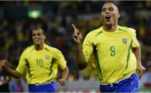 Ronaldo of Brazil celebrates scoring the winning goal during the FIFA World Cup Finals 2002 (Alex Livesey/Getty Images)