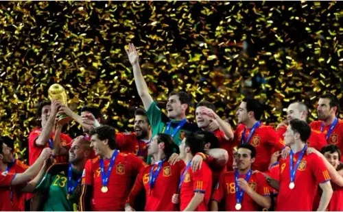 The Spain team celebrate winning the World Cup (Jamie McDonald/Getty Images)