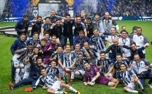 ADIÓS ESPINA. El público Rayado al menos se quedó con la Copa en diciembre.