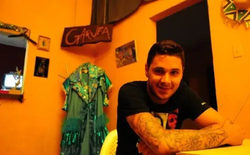 De fondo “Garufa”, una de las murgas para las que participó en su primer retiro, cuando tenía 26 años.