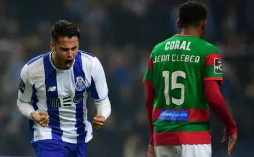 Diego Reyes celebrando su primer gol de la temporada con Oporto (2017)