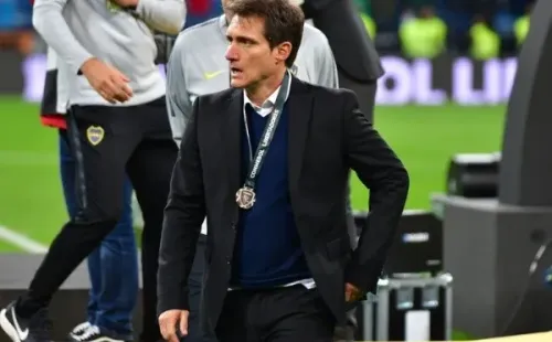 Guillermo Barros Schelotto con la medalla plateada.
