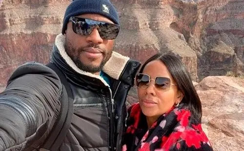 Marte junto a su esposa Noelia.