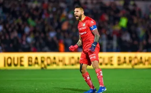 Orozco festeja con Santos en el TSM.