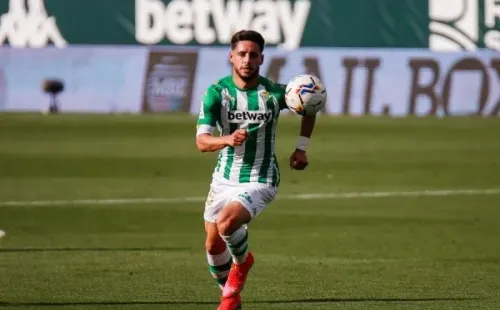 Betis y Valencia igualaron 2-2. Tw: @realbetis