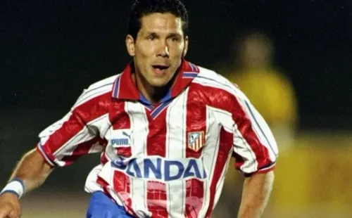 Diego Simeone defendiendo los colores del Atlético como jugador (Fuente: Getty Images)