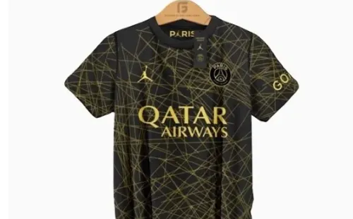 Cuarta camiseta de PSG. FootyHeadlines.