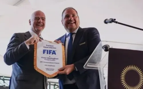 Gianni Infantino junto a Victor Montagliani en el congreso de la Concacaf que se celebró en Guatemala.