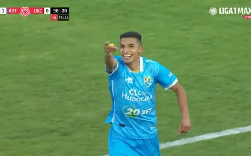 Golazo de Kevin Serna: colombiano dejó en el piso a Yuriel Celi y marcó el  2-0 en Universitario vs ADT - Infobae