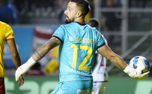 Hernán Galíndez salió campeón de la LigaPro con la camiseta de Aucas. (Foto: API)