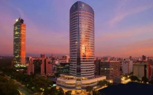 El Hotel St Regis de Ciudad de México recibió a pilotos de la Fórmula 1 en ediciones anteriores de la carrera local (Foto: Web The St Regis Mexico City Hotel)