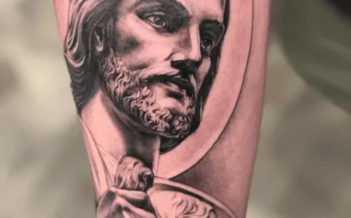 Miles de personas se han tatuado a San Judas Tadeo como símbolo de agradecimiento.