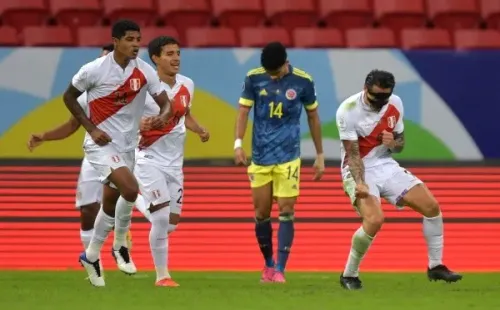 Perú y Colombia durante la Copa América de Brasil. (Foto: Getty Images)