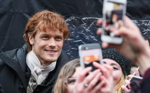 Sam Heughan con sus fans. Foto: (Getty)