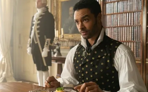 Regé-Jean Page en Bridgerton 1. Foto: (Netflix)