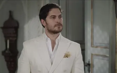 Çağatay Ulusoy en la temporada 2. Foto: (Netflix)