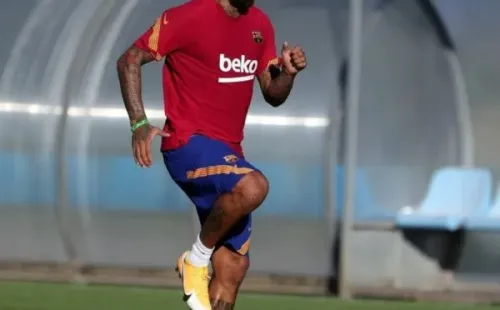 Arturo Vidal y su primer entrenamiento con Koeman