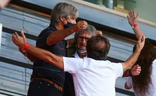 Vuelven algunos dirigentes a los estadios