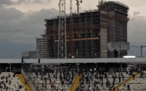 Los trabajadores de la construcción de reunieron para seguir al Cacique. | Foto: Gol Triste.