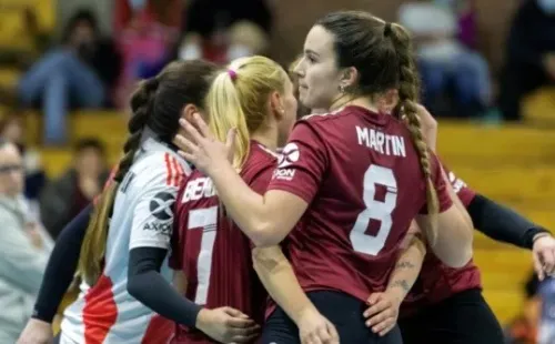 El equipo de vóleibol femenino de River Plate | Imagen: CSD Colo Colo