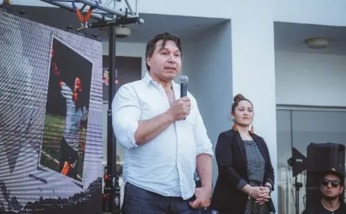 La emotiva jornada en que Carlos Caszely conoció la estatua en su honor | Imagen: Guillermo Salazar