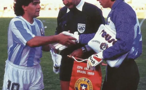 Roberto Rojas y Diego Maradona en la Copa América de 1989 | Imagen: archivo