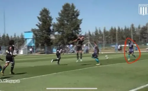Primer gol de Racing. Pantallazo de @AlonsoNovoa7