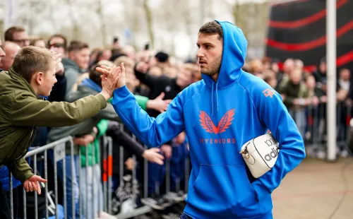 Santi no pudo destacar en la visita al Heerenveen – @Feyenoord