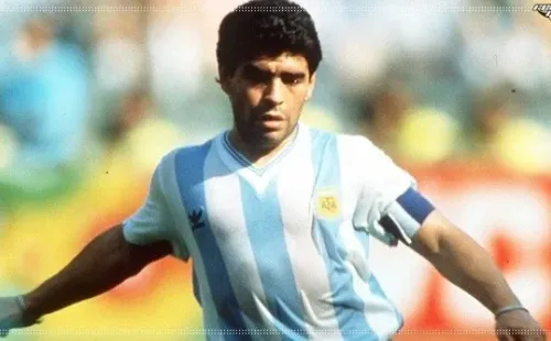 Mediocampista | Diego Maradona | Argentina