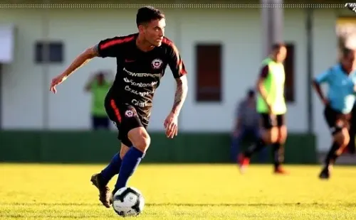 Charles Aránguiz y todo el empeine