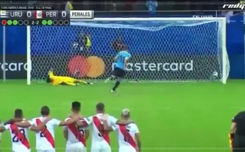 2-2: Stuani toma carrera corta y engaña a Gallese, que vuela a su derecha.