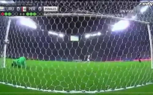2-3: Yoshimar Yotúntoma carrera corta para una zurda potente al centro. Muslera pensó que iba más cruzado.