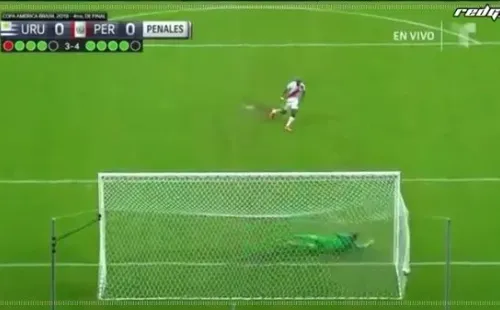 3-4: Luis Advínculacruza de derecha con un remate potentísimo