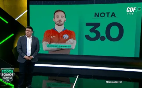 José Pedro Fuenzalida (3,0) | “Fue muy bajo, no participa, no pasa, no se junta con Isla. Muy poco para lo que uno quiere de Fuenzalida. No dio”.