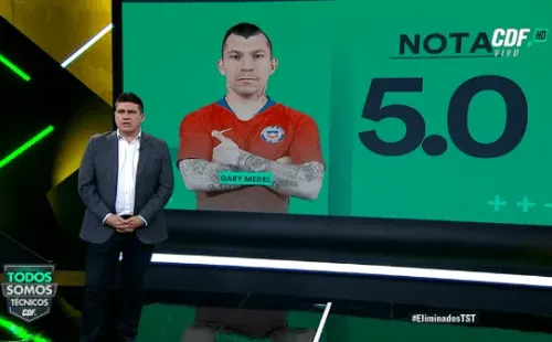 Gary Medel (5,0) | “Está a la altura, mejoró bastante, hoy la parte defensiva no estuvo bien pero él se salva”.