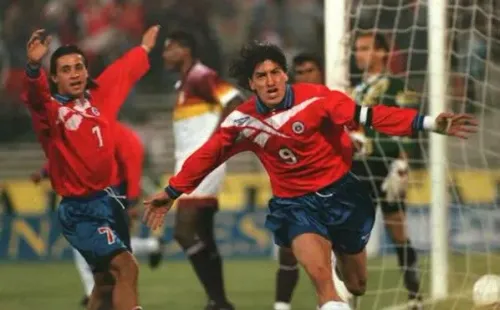 En 1996, la Roja llega al Monumental con un Iván Zamorano en llamas camino a Francia ’98: convirtió cinco goles para el 6-0 y hasta perdió un penal.