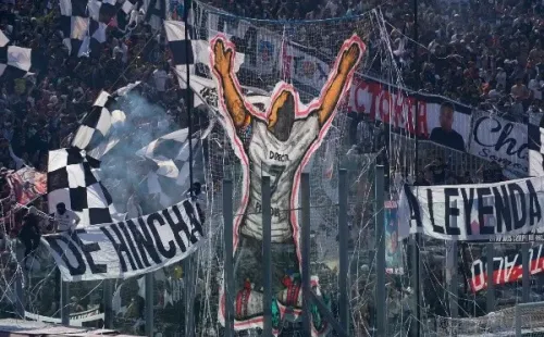 El superclásico ha sido terreno fértil para Colo Colo en el Monumental: no cede un punto hace ocho años y no lo ha perdido hace 18 temporadas. Ahí, Esteban Paredes ha agigantado su leyenda, como lo demuestra esta imagen en el lance de 2018 en Macul. Justamente se viene uno nuevo la otra semana, ¿lo mantendrán?