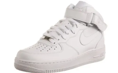 Este clásico de Nike viene en caña alta y caña baja.