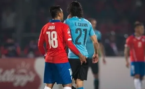 El dedo de Jara a Cavani sigue dando que hablar