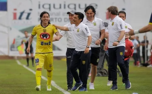 Después de su encontrón, Droguett marcó un triplete ante Deportes Iquique, cambiando el enojo de Bozán por alegría. Foto: Agencia Uno