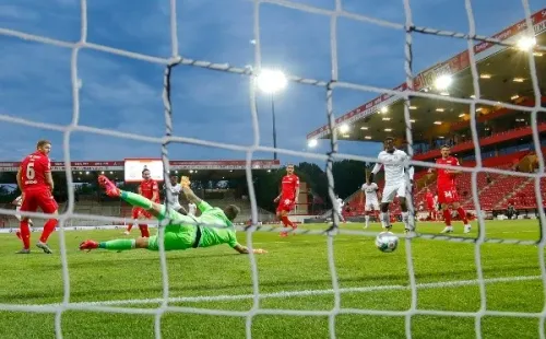 El cuadro de Berlín empató en su último partido de local con el Mainz 05, resultado que espera al menos igualar en un difícil encuentro con el Schalke 04. (Foto: Getty)
