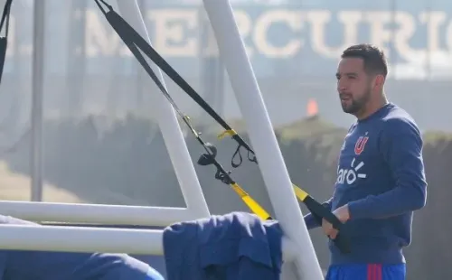 Mauricio Isla entrenando en Universidad de Chile (Agencia Uno)