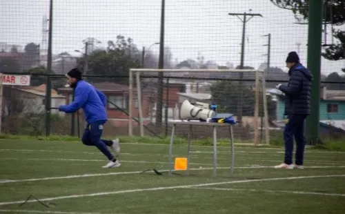 Universidad de Concepción regresó a los entrenamientos en cancha con pequeños grupos. Este sábado, se confirmó que nadie del plantel tiene coronavirus. Foto: U. de Conce