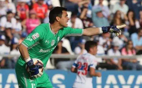 Toselli se afianzó en el arco de Universidad Católica, donde hizo gran parte de su carrera. Foto: Agencia Uno