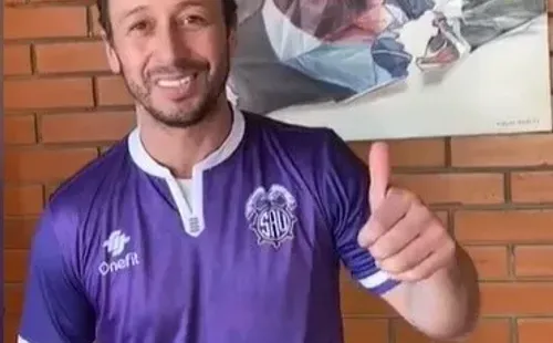 Ex volante de 36 años firmó por el SAU, siendo este su décimo club del fútbol chileno.