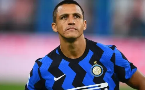 Alexis contra Napoli, y la nueva camiseta del Inter.