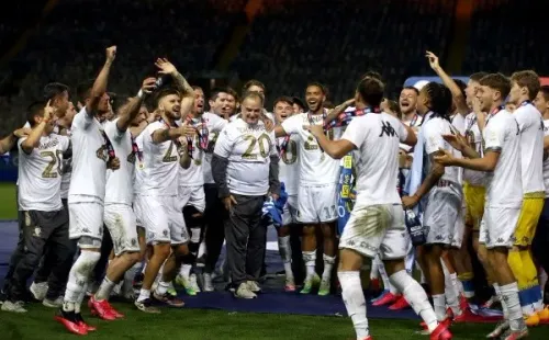 Bielsa celebra el título con Leeds.